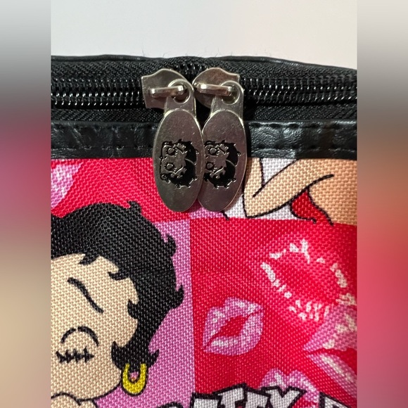 Betty Boop Duffle Bag Women Shoulder Canvas Travel Overnight Kisses Lips - Picture 12 of 16